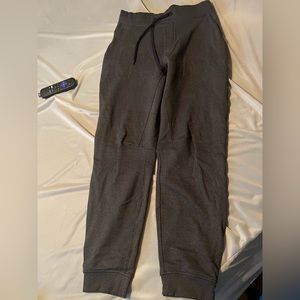 City Sweat Jogger - light worn in a Medium